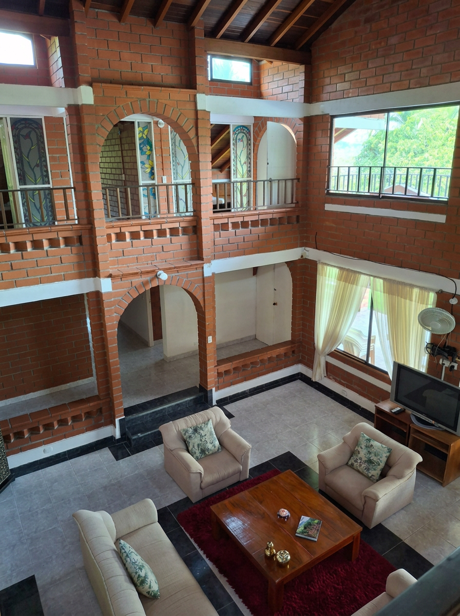 Sala principal de doble altura